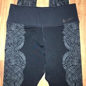 Nike Dry Fit Leggings Hard to find! Small